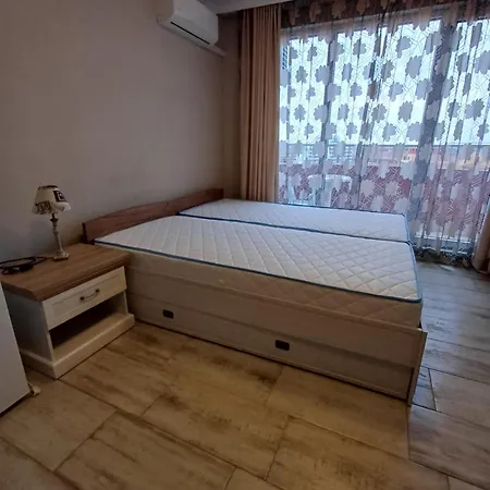 Apartment Admiral Plaza 35 -studio-sunny